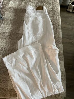 American Eagle Outfitters White Straight-Leg High-Rise Jeans